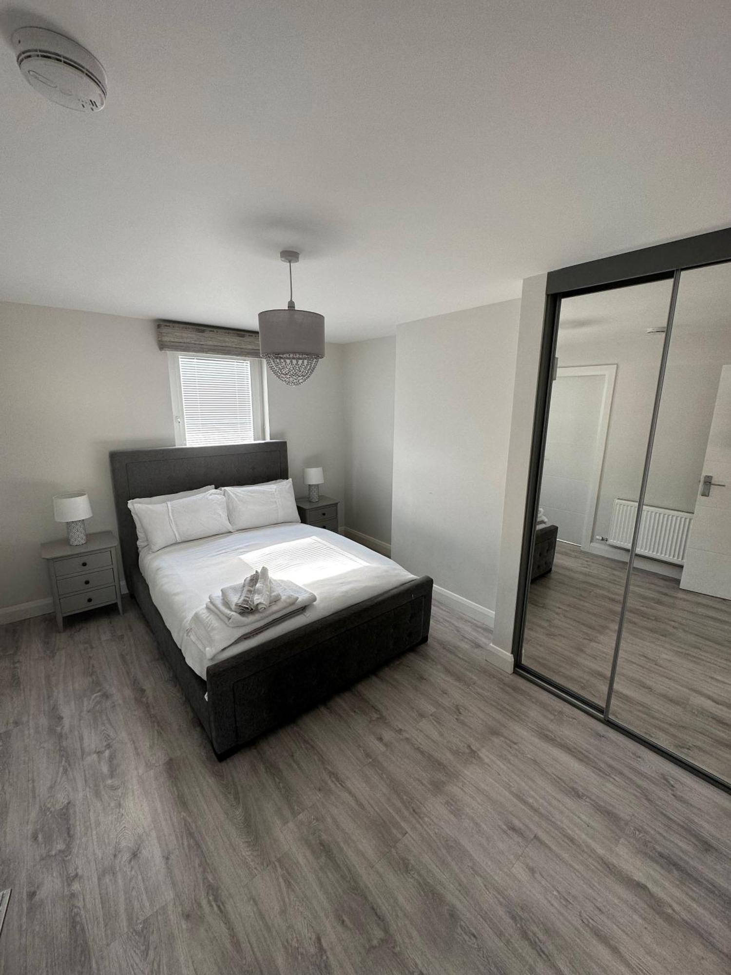 Westland Suites - Stylish, Modern, Elegant, Central Apartments A Londonderry Exteriér fotografie
